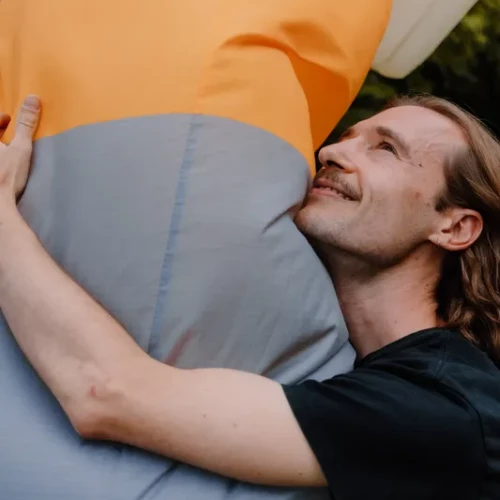 Sund.Aft. - Andrew Claes inviteert