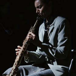 Adia Vanheerentals Solo