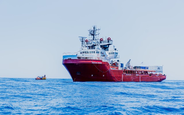 A sonic immersion on SOS MEDITERRANEE's mothership by Bo van der Werf