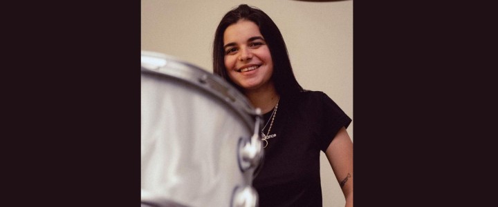Carla Biber, diplômée en batterie jazz à Bruxelles et Maastricht